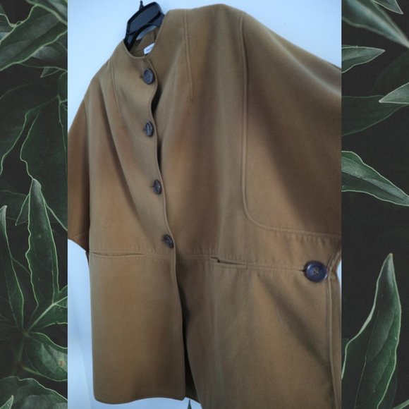 🌸SALE🌸 Joan Rivers Cape - Picture 2 of 12